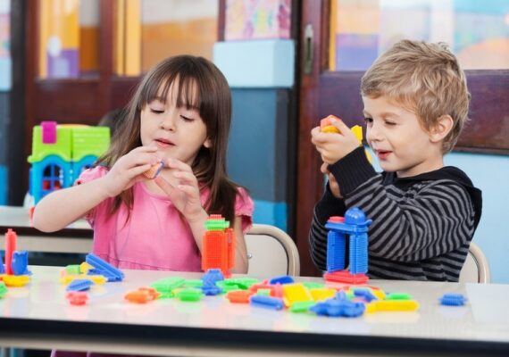 Sterke beïnvloeding van onderlinge gedrag bij jonge kinderen