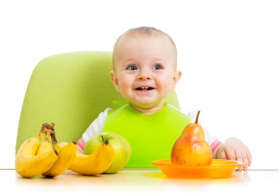 Spelen met groente en fruit vermindert risico op eetproblemen