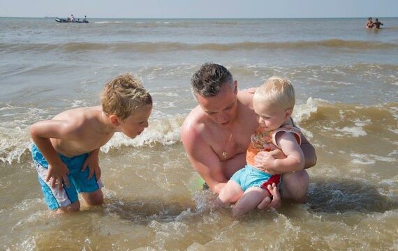 Vaderrol in opvoeding jonge kind vermindert kans op obesitas