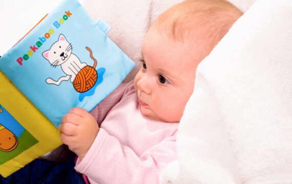 Baby leert in eerste zes maanden klanken onderscheiden