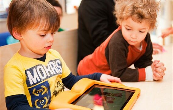 Allerjongsten leren niets van spelen op tablet