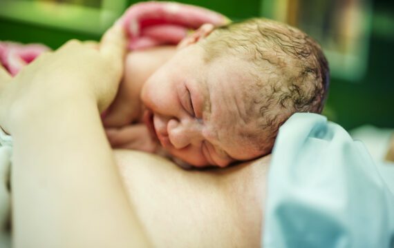 Zuurstofmeting spoort aangeboren hartafwijkingen bij pasgeboren baby’s op