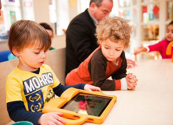 Leer dreumesen, peuters en kleuters goede digiskills