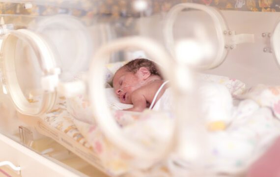 Beter wachten met toedienen bloedplaatjes aan zieke premature baby’s