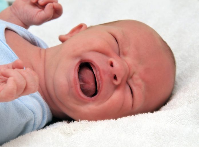 Huilen baby cs2 Huilende baby