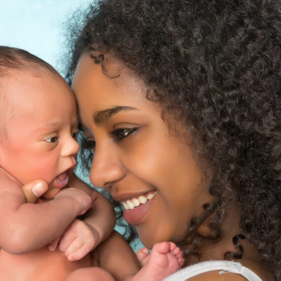 Hersenen moeder en baby werken bij positieve interactie als mega-netwerk