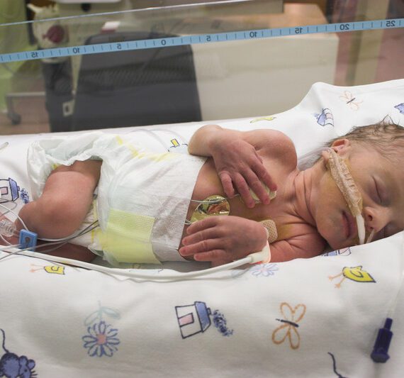 Betrekken vaders bij neonatale zorg goed voor gezondheid baby