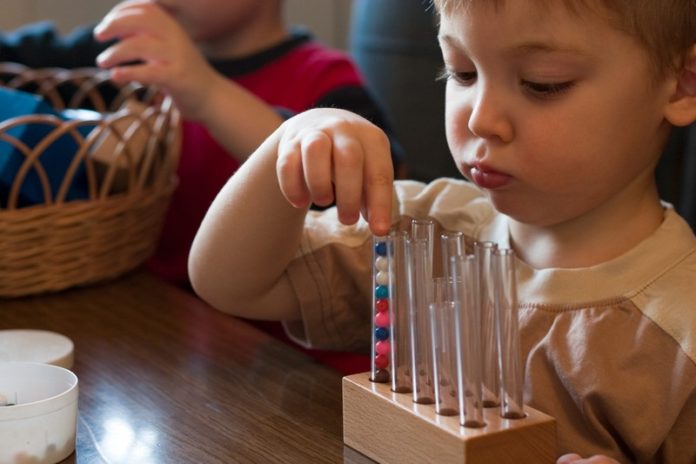 Kinderopvang canstockphoto806656 (1)