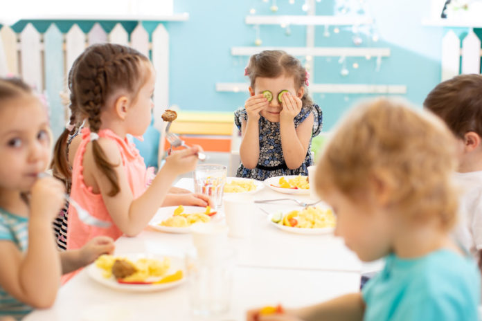 Eten canstockphoto77495522