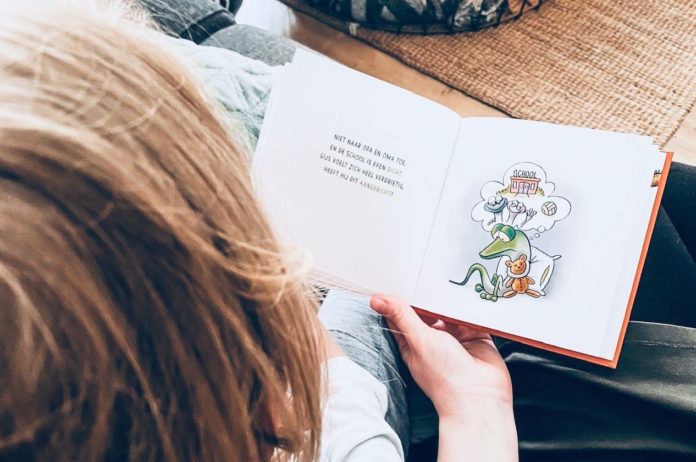 Anne_voorlezen2 jpg (2)