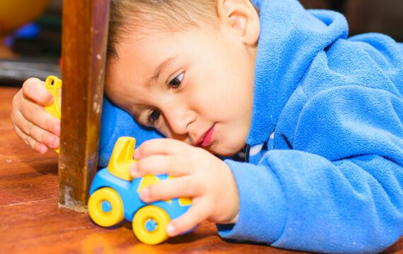 Signalen van autisme bij het jonge kind ontdekken