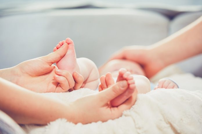 Baby canstockphoto44968364