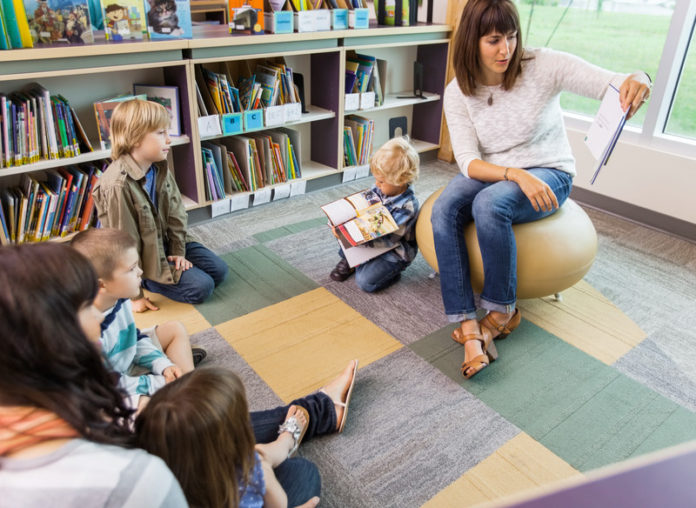 Kleuterklas canstockphoto17666975 (1)