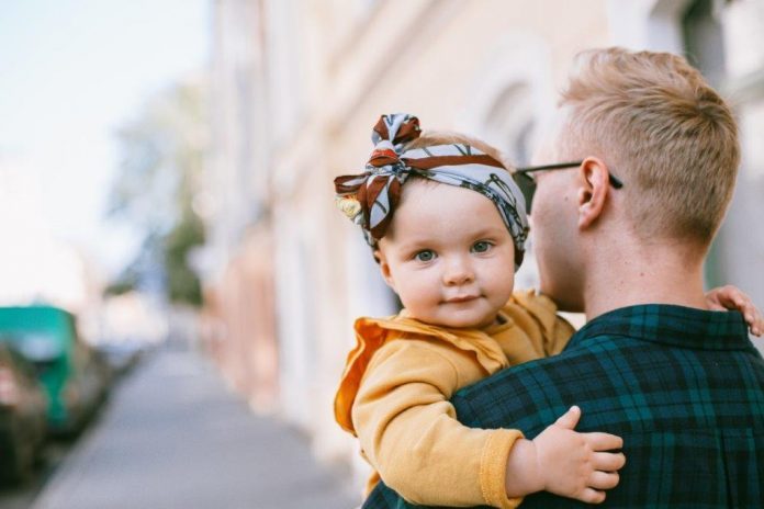 Vader-en-baby-pexels-katie-e-3662926-002-696x464