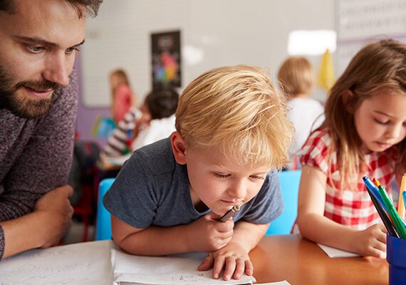 Gratis cursus om kinderen in klas te ondersteunen