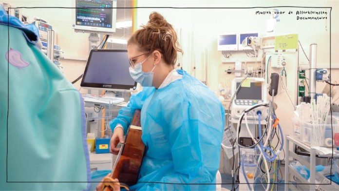 Muziek voor de Allerkleinsten 1 lr rust en ontspanning met stem en gitaar