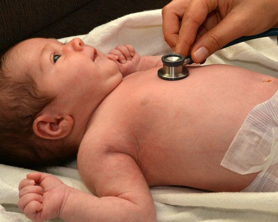 Onderzoek wil hersenschade beperken bij alle baby’s met hartafwijking