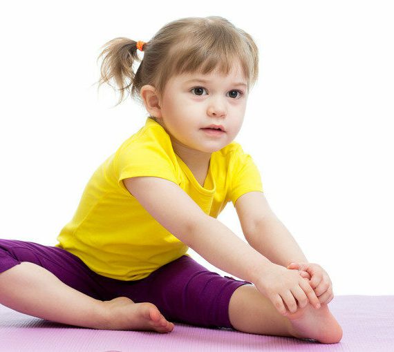 Yoga voor de allerkleinsten verpakt in kleurrijk prentenboek