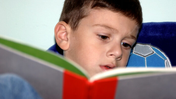 Lezen canstockphoto14111
