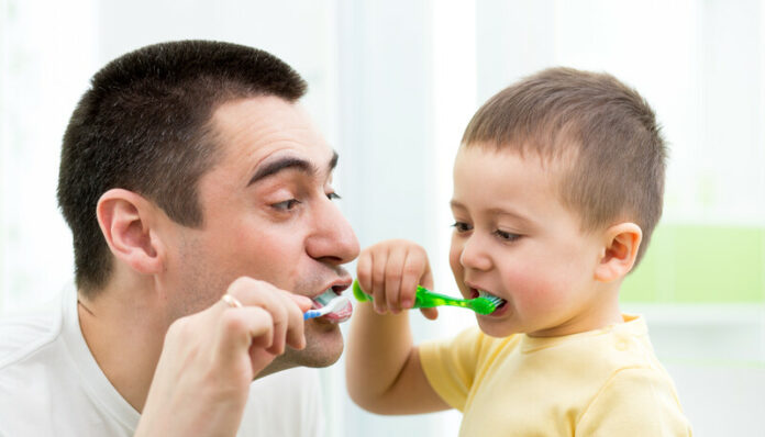 Tandenpoetsen canstockphoto19615165