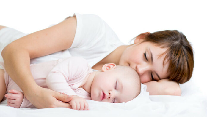 Samen slapen canstockphoto11118061