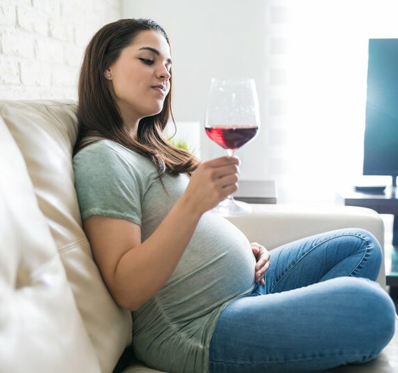 Alcoholgebruik rond zwangerschap verandert gezichtsvorm kind