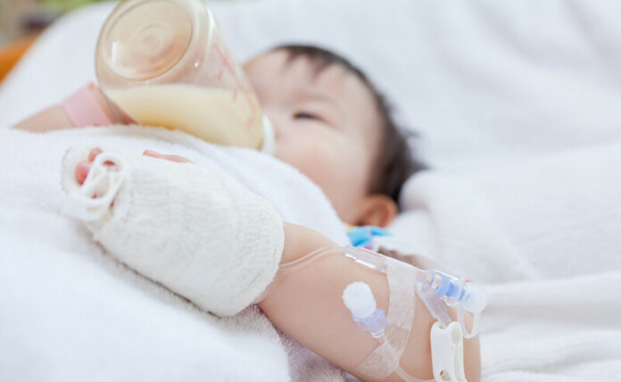Baby infuus canstockphoto23595207