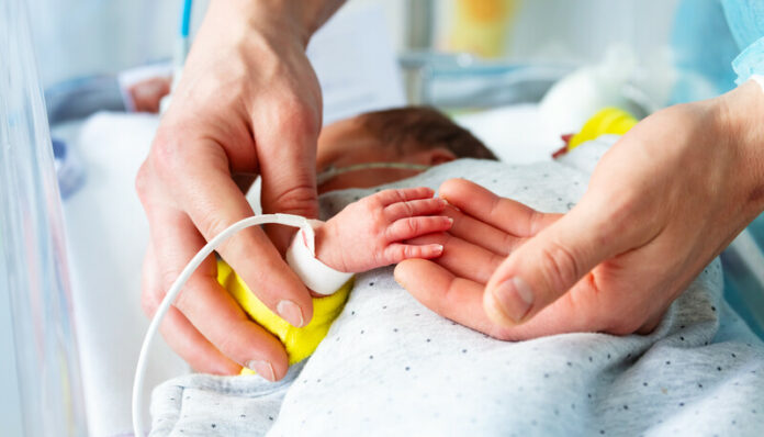 Prematuur-canstockphoto71023009-e1644835144821-696x398