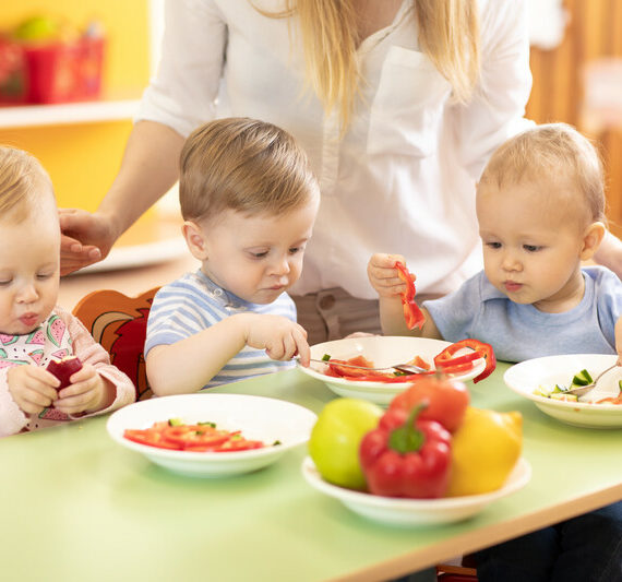 Met plezier groente en fruit eten in de kinderopvang