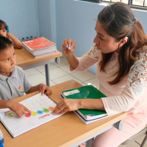 Een brede blik op Taalontwikkelingsstoornis (TOS)  bij jonge kinderen: interview met sprekers Janneke Corver en Eefje van der Linden-Graafland