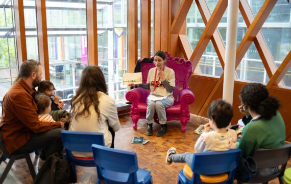 Van taalplezier tot ontwikkeling: Drongo verbindt ouders, kinderen en professionals met de Taalparade